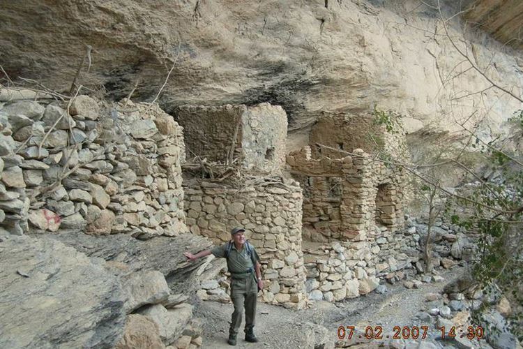 Oman Western Hajar Mts: Jebel Akhdar, Balcony Walk, Wadi Nakhur, Abandoned Village of As Sab in Wadi an Nakhur Gorge, Walk W6, Western Hajar, Oman - 07022007, Walkopedia